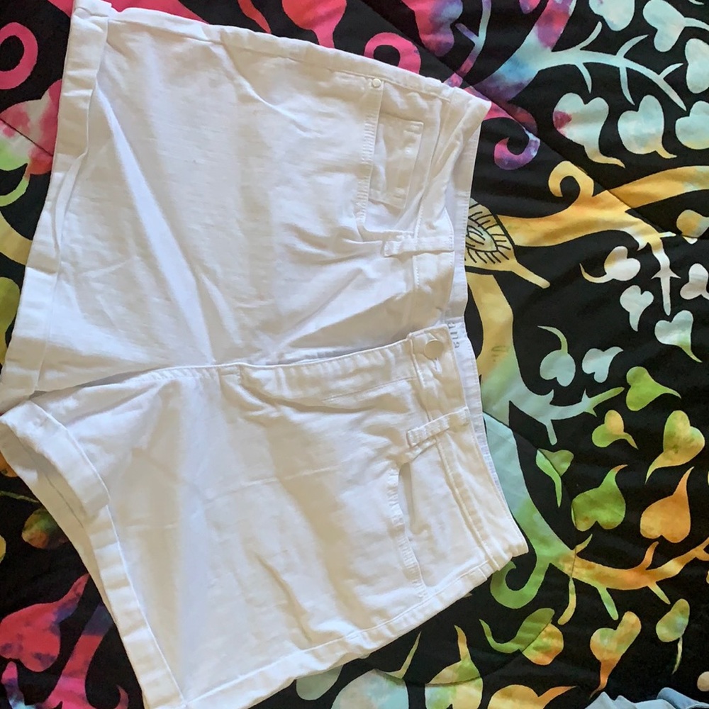 White A.n.a shorts. Never used missing tags.